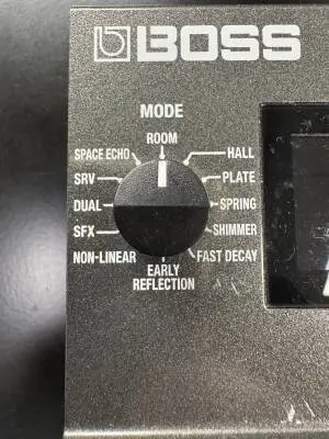 BOSS RV-500 2